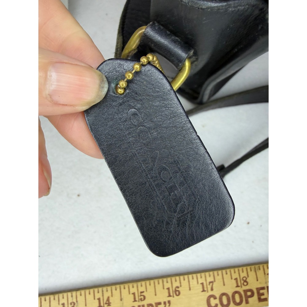 Vintage Coach Black Leather Crossbody Bag Brass Zip Pocket USA Women's Purse - Picture 13 of 13